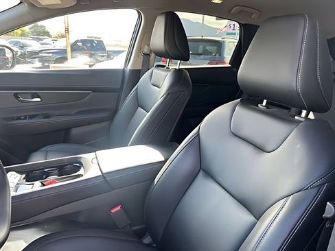 Used 2025 Nissan Murano SV AWD/4WD image 18