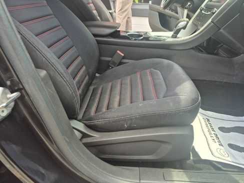Used 2013 Ford Fusion SE FWD image 16
