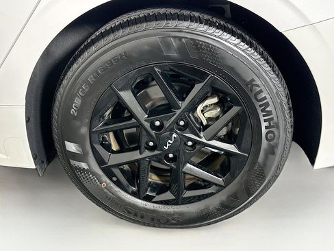 Used 2025 Kia K5 LXS image 11