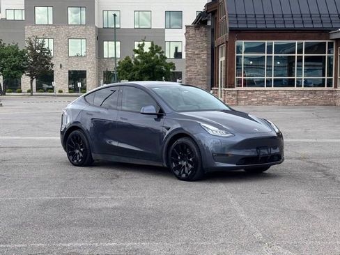 Used 2021 Tesla Model Y Long Range AWD/4WD image 1