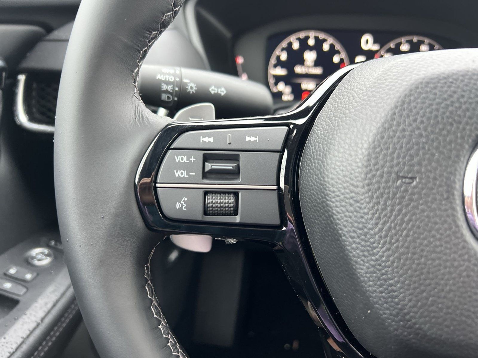 Certified 2025 Acura ADX FWD image 31