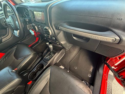 Used 2016 Jeep Wrangler Unlimited Sport image 32