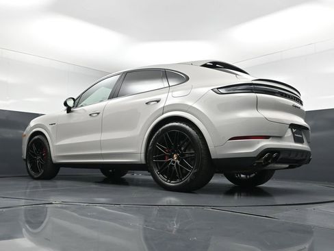 New 2025 Porsche Cayenne S AWD/4WD image 26