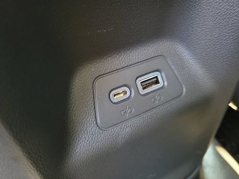 Certified 2023 Buick Envision Essence AWD/4WD image 9