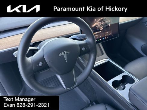 Used 2022 Tesla Model Y Long Range image 21