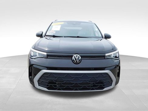 Used 2025 Volkswagen Taos SE AWD/4WD image 8