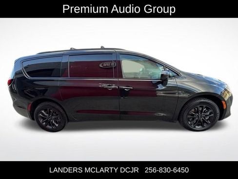 Used 2020 Chrysler Pacifica Touring-L w/ Premium Audio Group image 8