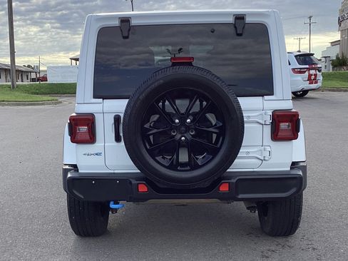Used 2024 Jeep Wrangler Unlimited Sahara AWD/4WD image 6