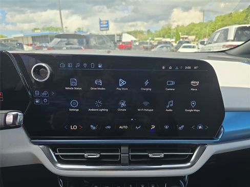 Used 2025 Chevrolet Equinox EV LT FWD image 27