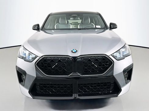 Used 2026 BMW X2 xDrive28i w/ Technology Package AWD/4WD image 2