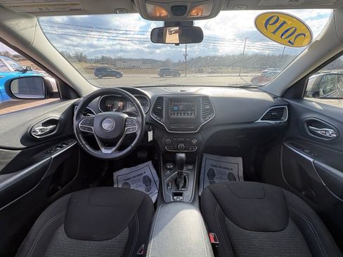 Used 2019 Jeep Cherokee Latitude w/ Cold Weather Group image 23