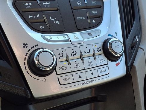 Used 2015 Chevrolet Equinox LS image 23