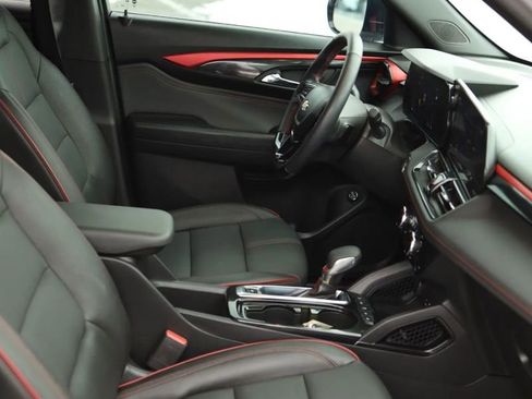 Used 2024 Chevrolet TrailBlazer RS w/ Convenience Package FWD image 59