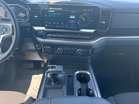 Used 2025 Chevrolet Silverado 1500 LT AWD/4WD image 23
