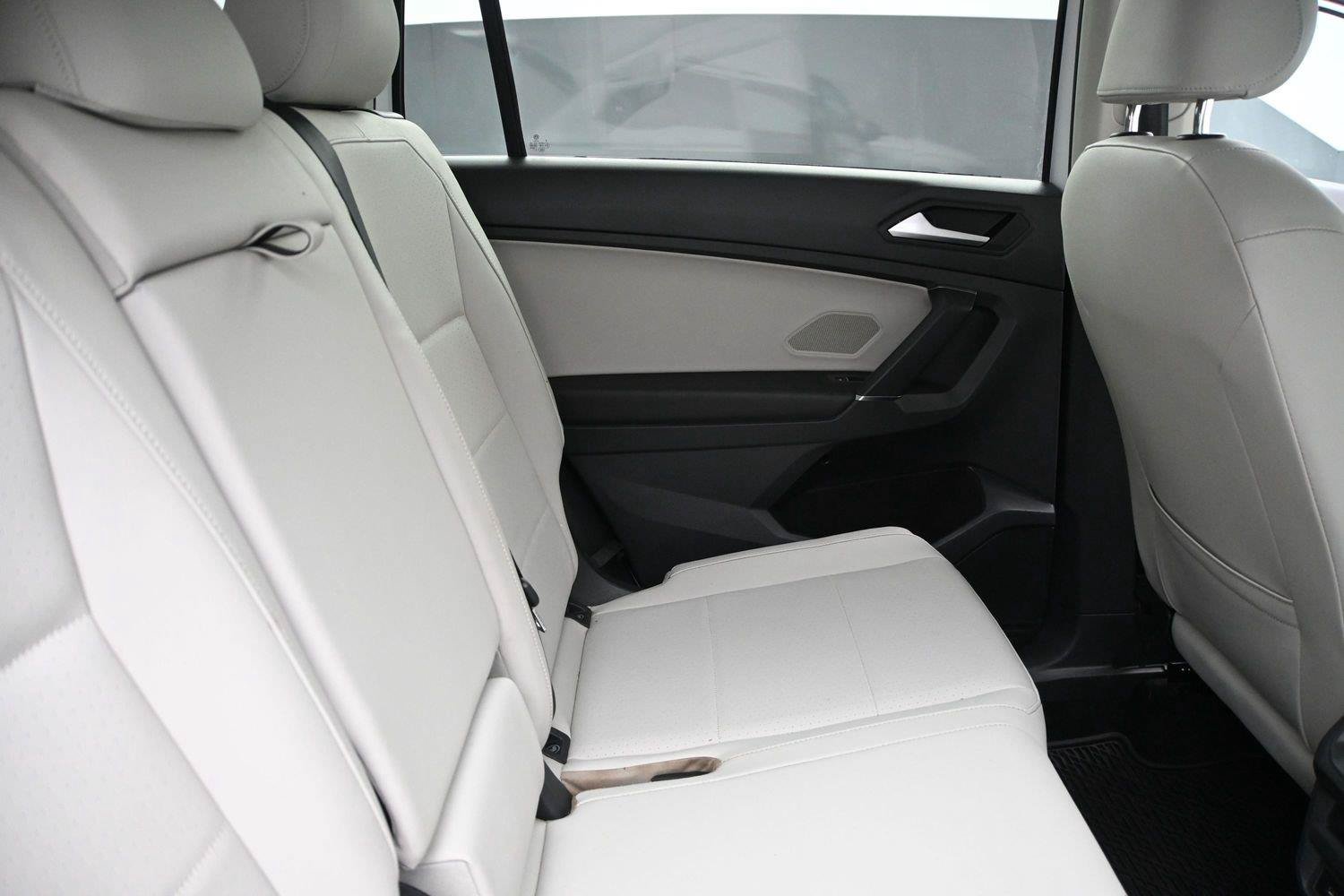Used 2020 Volkswagen Tiguan SEL w/ 3rd Row Seat Package AWD/4WD image 19