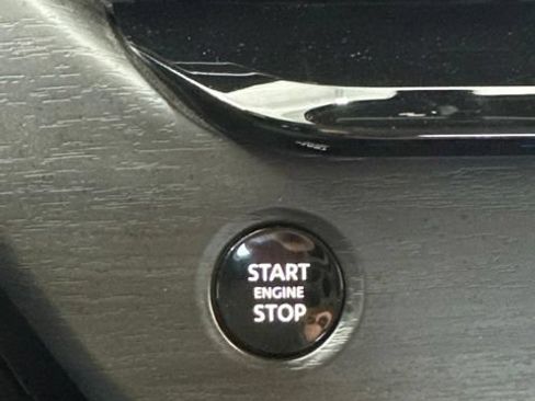 Certified 2025 Nissan Murano SV AWD/4WD image 11