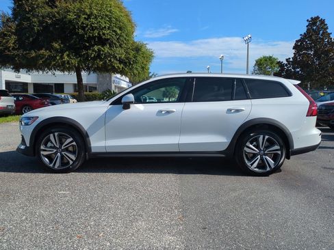 New 2026 Volvo V60 B5 Cross Country Plus w/ Protection Package Premier image 7