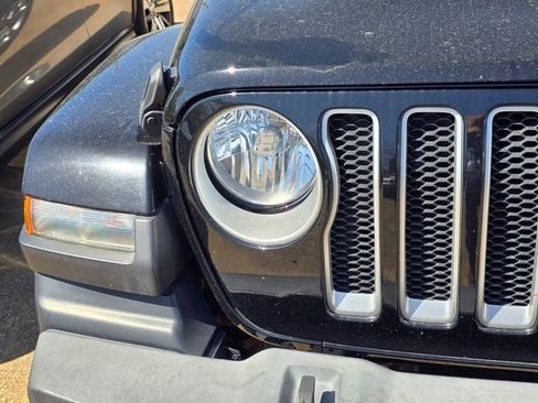 Used 2020 Jeep Wrangler Unlimited Sahara image 2