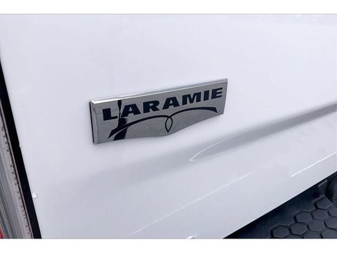 Used 2018 RAM 1500 Laramie w/ Convenience Group image 9