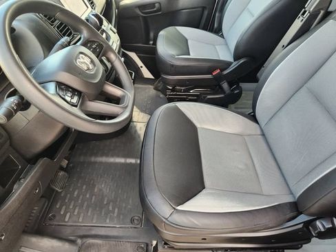 Used 2026 RAM ProMaster 2500 w/ Convenience Group FWD image 14