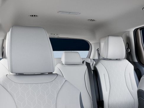 New 2026 Kia Carnival EX FWD image 29