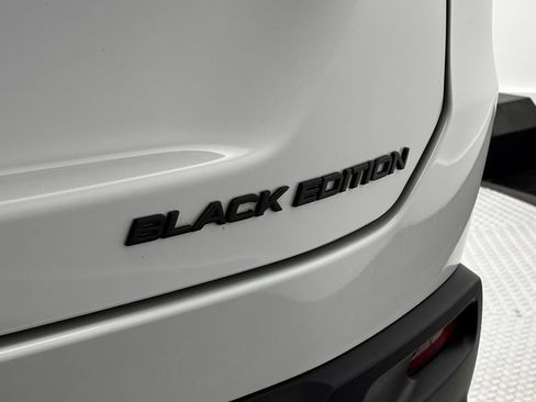 Used 2025 Honda Pilot Black Edition image 10