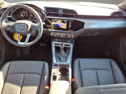 New 2025 Audi Q3 2.0T Premium image 7