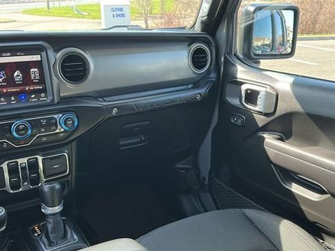 Used 2023 Jeep Wrangler Unlimited w/ Sun & Screen Package AWD/4WD image 23