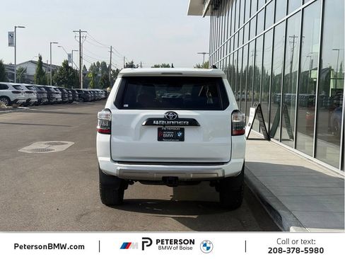 Used 2022 Toyota 4Runner TRD Off-Road Premium AWD/4WD image 4