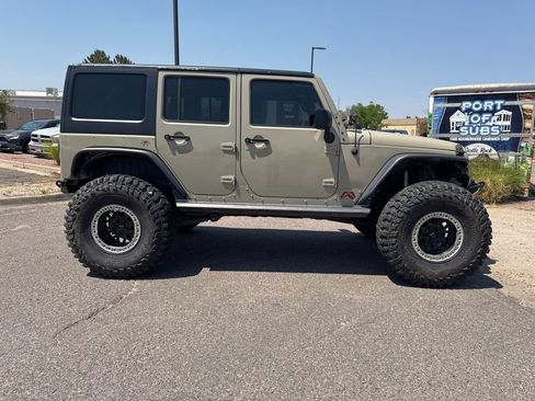 Used 2017 Jeep Wrangler Unlimited Sport w/ Quick Order Package 24S AWD/4WD image 2