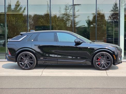 New 2026 Cadillac Lyriq V AWD/4WD image 6