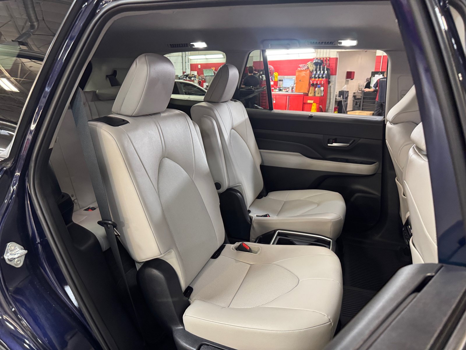 Certified 2025 Toyota Grand Highlander FWD image 18