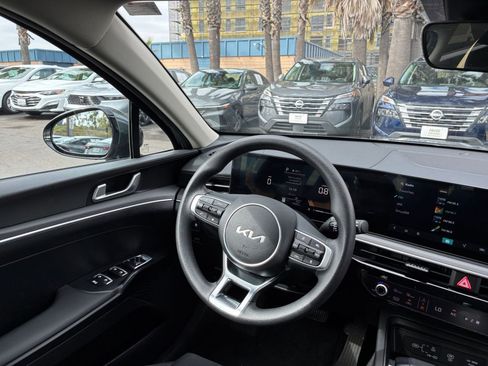 Used 2025 Kia K5 LXS image 34