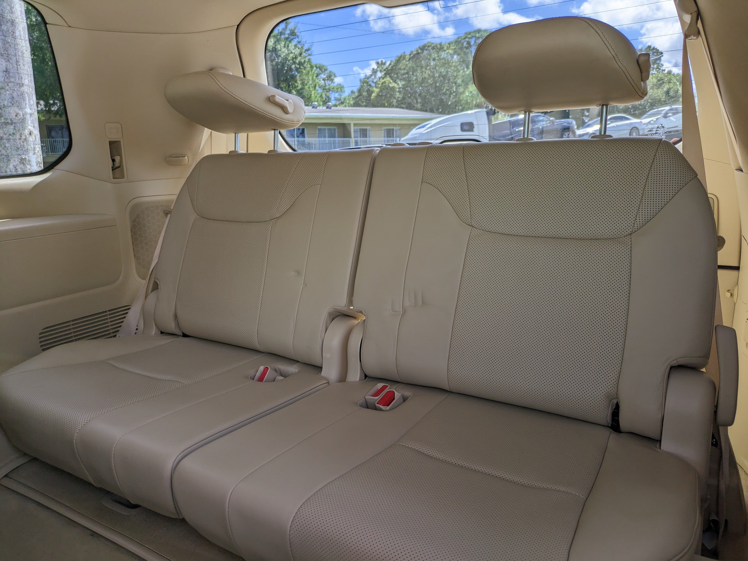 Used 2017 Lexus LX 570 4WD w/ Luxury Package image 14