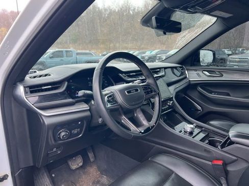 Used 2023 Jeep Grand Cherokee Overland w/ Advanced Protech Group III image 2