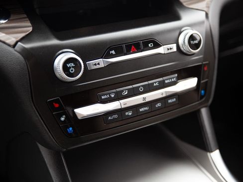 Used 2020 Ford Explorer Limited w/ Equipment Group 310A image 14