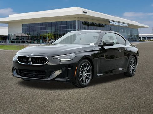 Used 2023 BMW 230i 230i w/ Convenience Package image 5