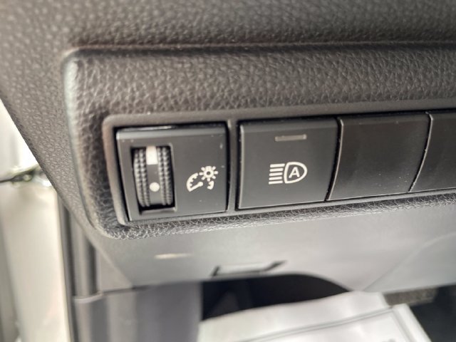 Used 2025 Toyota Corolla LE FWD image 14