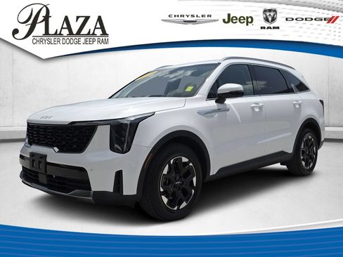 Used 2024 Kia Sorento S FWD image 1
