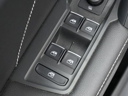 Used 2023 Volkswagen Tiguan SE w/ Panoramic Sunroof Package FWD image 13