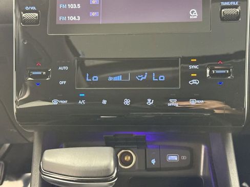 Used 2022 Hyundai Tucson SEL w/ Convenience + Premium Package FWD image 9