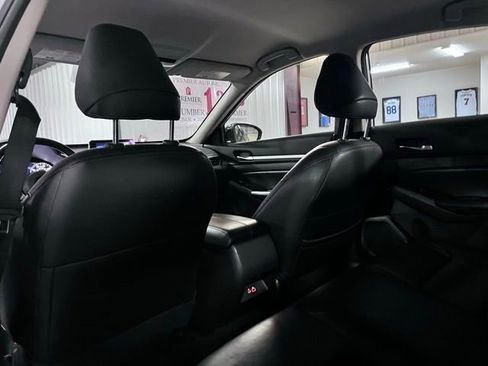 Used 2024 Nissan Altima 2.5 SR FWD image 11