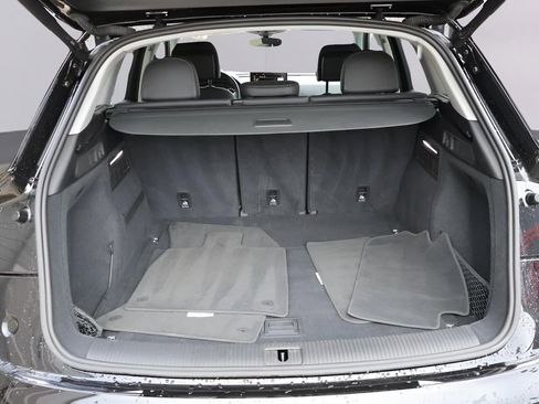 Used 2022 Audi Q5 2.0T Premium w/ Convenience Package image 18