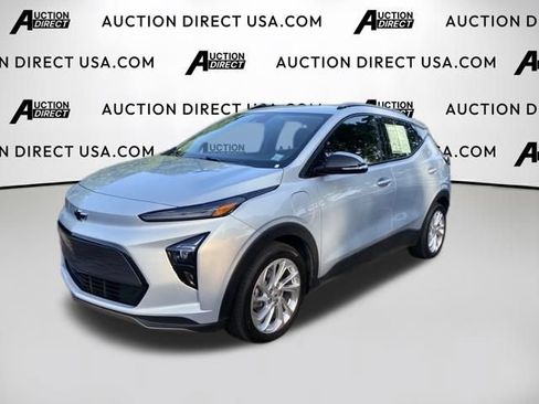 Used 2023 Chevrolet Bolt EUV LT w/ Driver Confidence Package FWD image 1