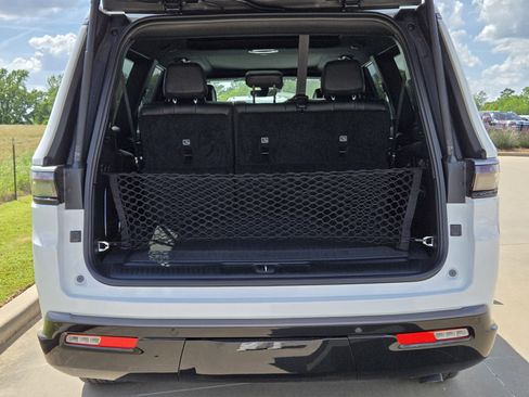 New 2026 Jeep Grand Wagoneer L 4WD image 7
