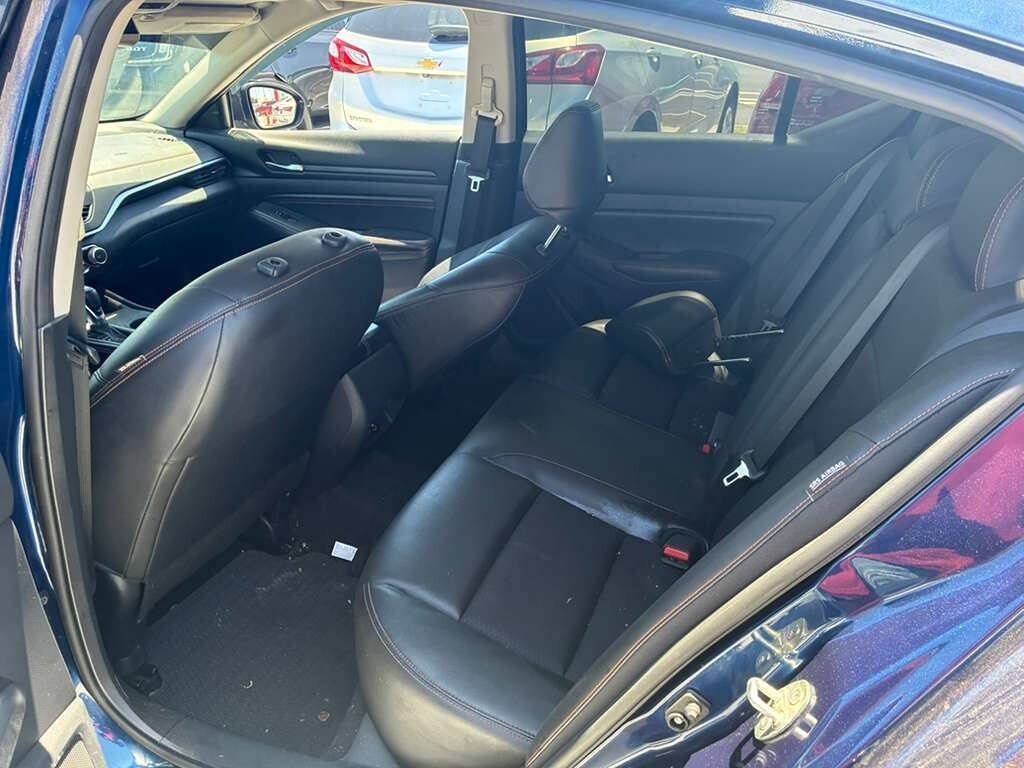 Used 2022 Nissan Altima 2.5 SR FWD image 12