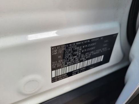 Used 2025 Toyota RAV4 XLE image 29