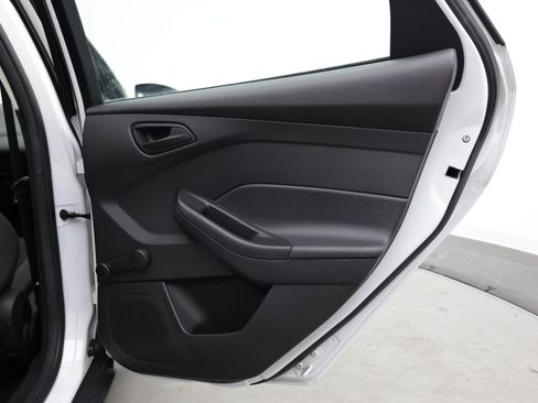 Used 2014 Ford Focus S FWD image 28