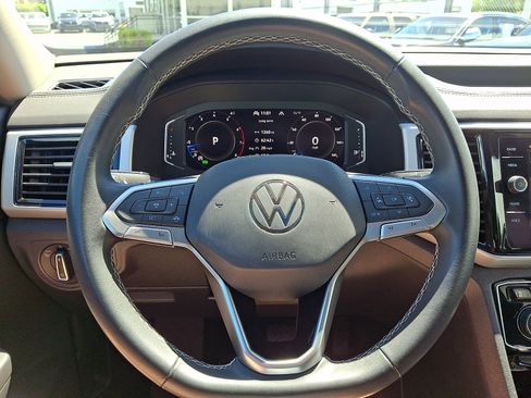 Certified 2022 Volkswagen Atlas SE w/ Panoramic Sunroof Package AWD/4WD image 20