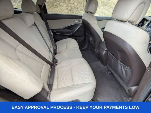 Used 2019 Hyundai Santa Fe XL SE FWD image 16